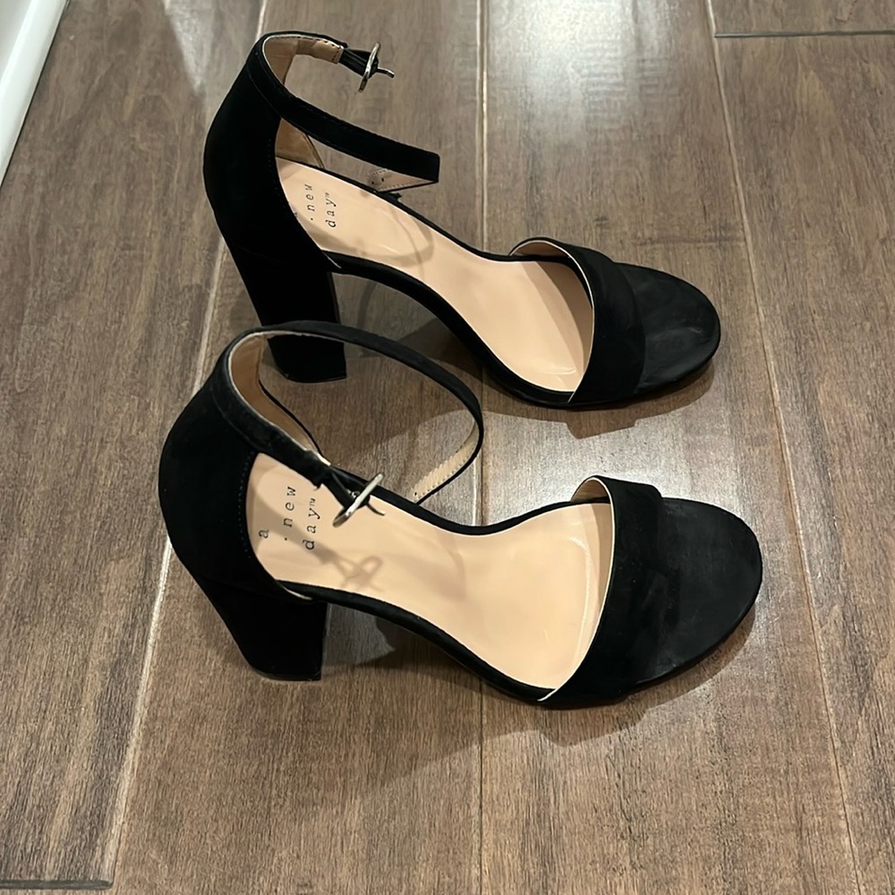 Black velvet heels